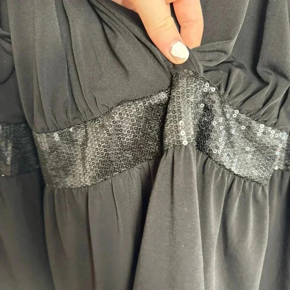 Torrid Black Babydoll Sleeveless Top Front Keyhole Sequin Detail Size 3X I28 - Picture 3 of 7